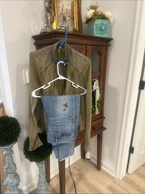 Lucky Brand Light Blue Embroidered Denim capris  with Floral Accents